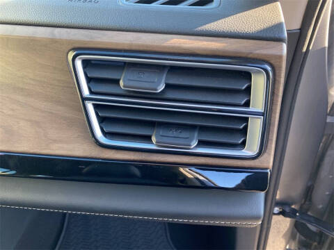 2024 Volkswagen Atlas SE