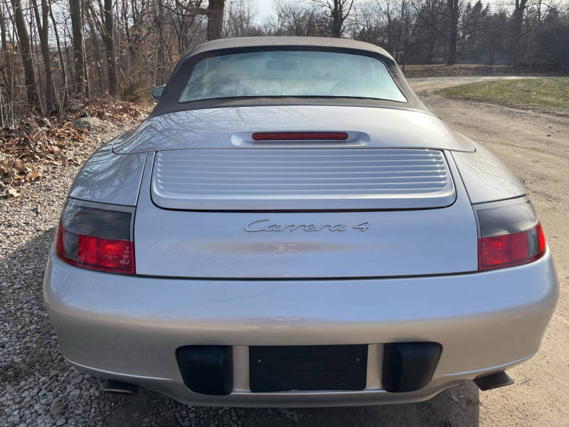 2001 Porsche 911 Carrera 4