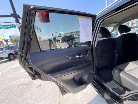2017 Nissan Rogue SV