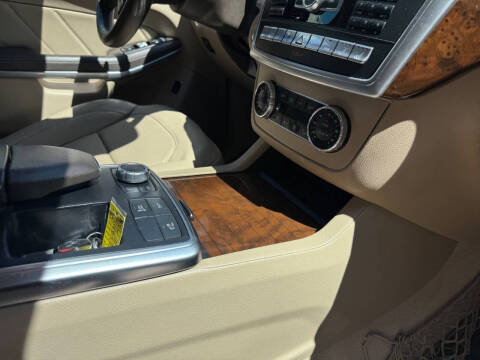 2014 Mercedes-Benz GL-Class GL 550 4MATIC