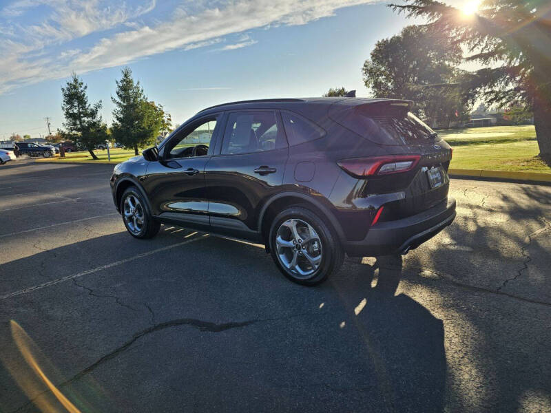 2025 Ford Escape ST-Line Select