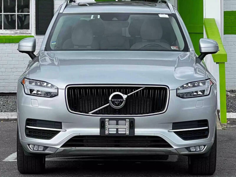 2016 Volvo XC90 T6 Momentum
