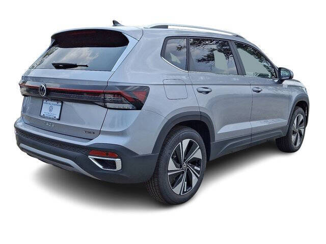 2025 Volkswagen Taos SE 4Motion