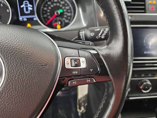 2019 Volkswagen Golf SE