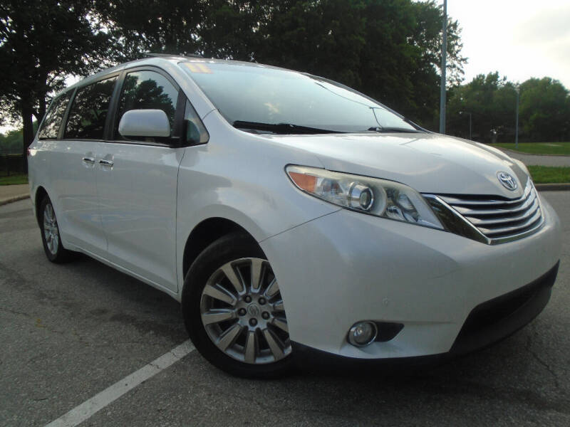 2011 Toyota Sienna for sale at Sunshine Auto Sales in Kansas City MO