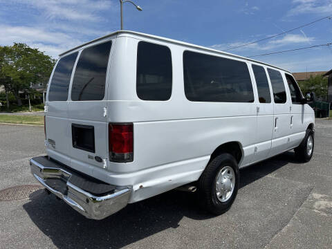 2014 Ford E-Series E-350 SD XLT