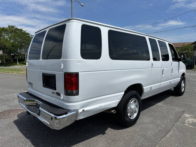 2014 Ford E-Series E-350 SD XLT
