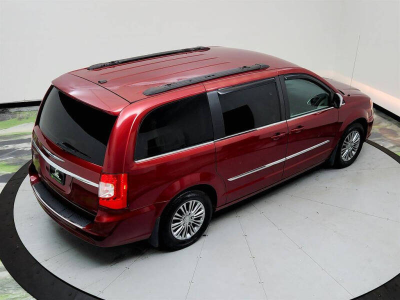 2013 Chrysler Town and Country Touring-L