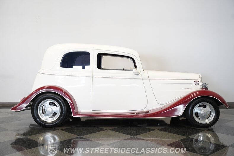 1933 Ford Victoria