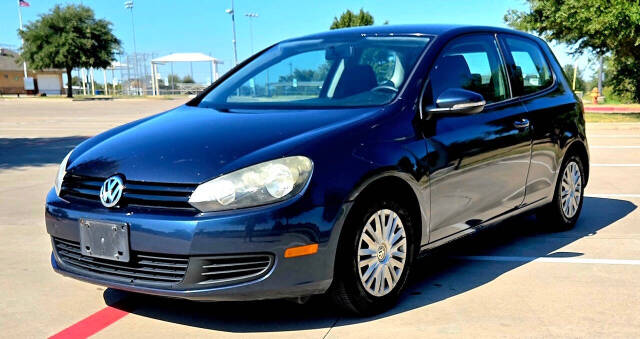 2012 Volkswagen Golf Base's photo