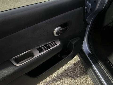 2009 Nissan Versa 1.8 SL