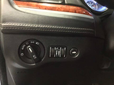 2012 Chrysler 300 SRT8