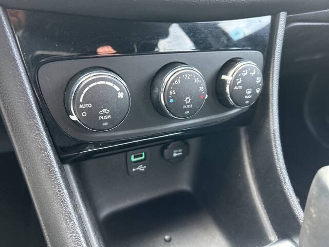 2011 Chrysler 200 Limited