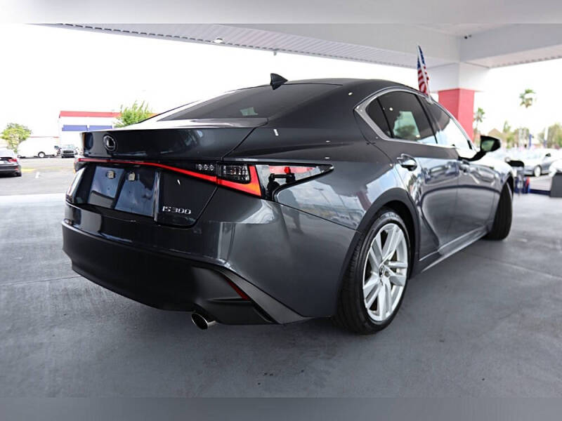 2023 Lexus IS 300