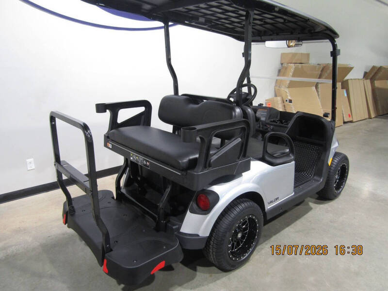 2027 E-Z-GO Valor
