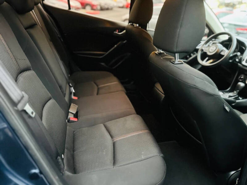 2017 Mazda MAZDA3 Sport