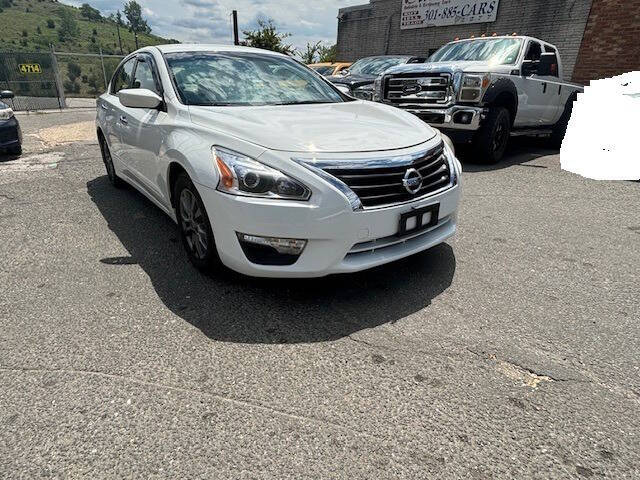 2015 Nissan Altima S photo 2