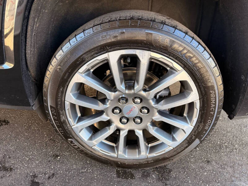 2022 GMC Acadia Denali