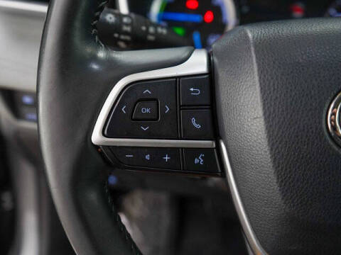 2022 Toyota Highlander Hybrid XLE