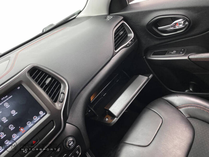 2020 Jeep Cherokee Trailhawk