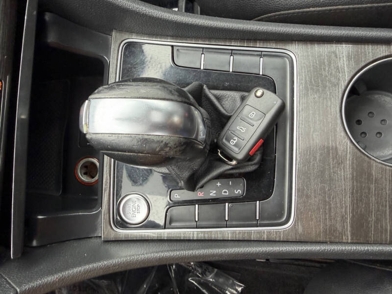 2016 Volkswagen Passat 1.8T SE