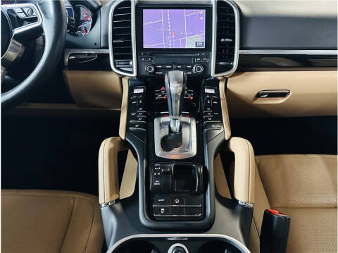 2017 Porsche Cayenne Platinum Edition