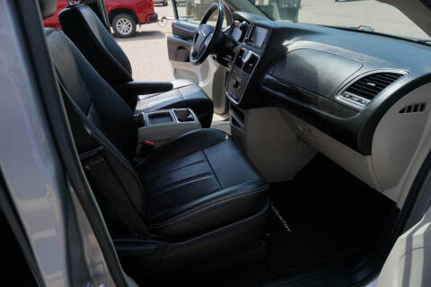 2016 Chrysler Town and Country Touring