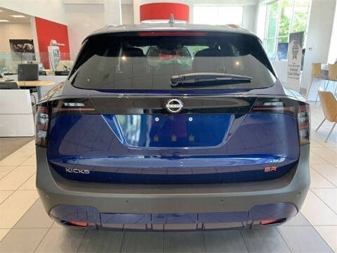 2025 Nissan Kicks SR