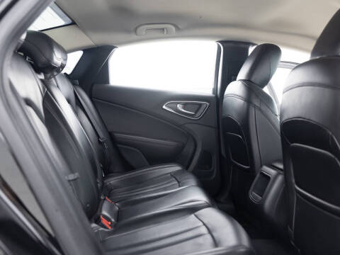 2017 Chrysler 200 Limited Platinum