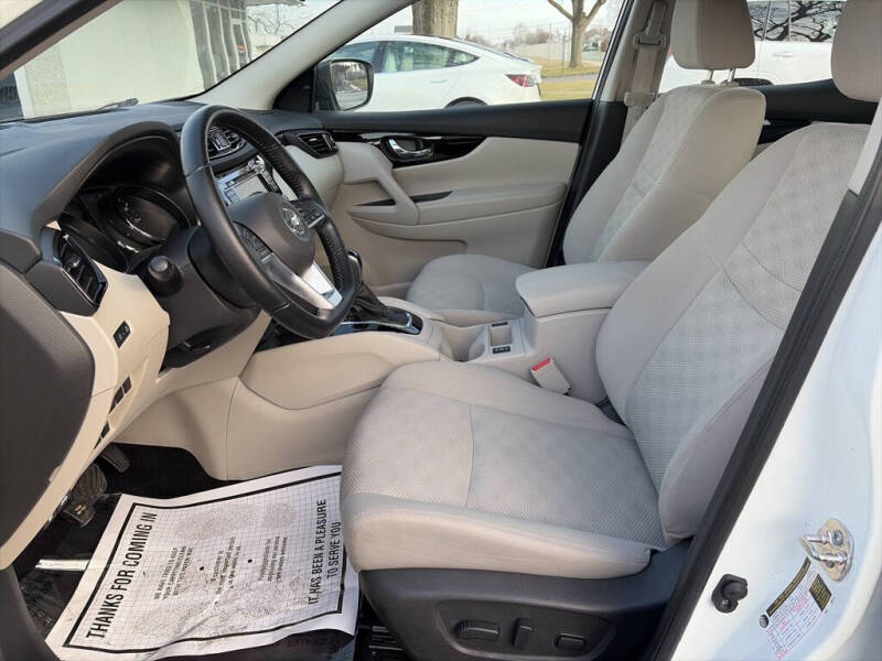 2022 Nissan Rogue Sport SV