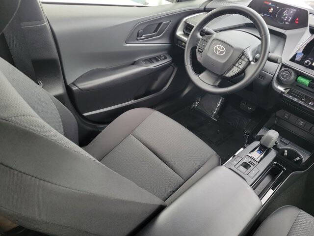 2025 Toyota Prius LE