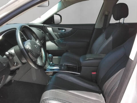 2017 Infiniti QX70