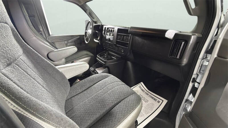 2024 Chevrolet Express 2500