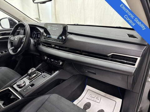 2024 Mitsubishi Outlander PHEV SE