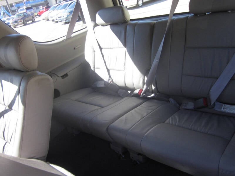 2001 Toyota Sequoia Limited photo 13