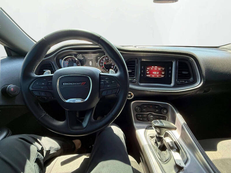 2017 Dodge Challenger SXT