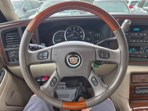 2004 Cadillac Escalade