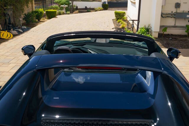 2025 Ferrari 296 GTS