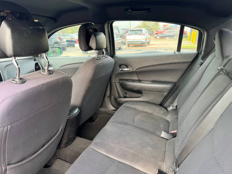 2013 Chrysler 200 LX