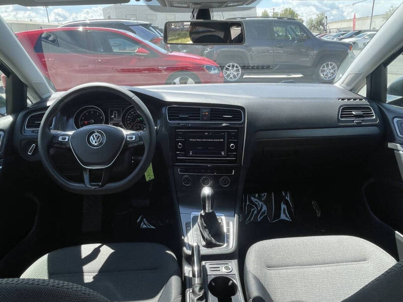 2019 Volkswagen Golf S