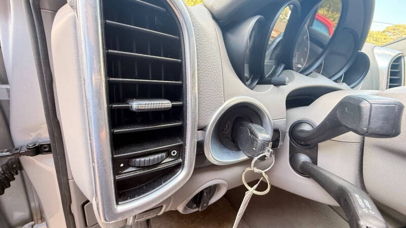 2011 Porsche Cayenne S Hybrid