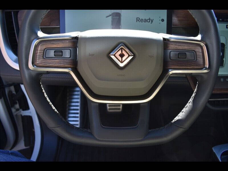 2023 Rivian R1S Adventure