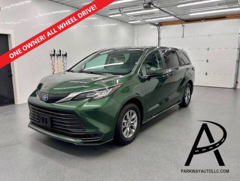 2022 Toyota Sienna for sale at Parkway Auto in Hudsonville MI