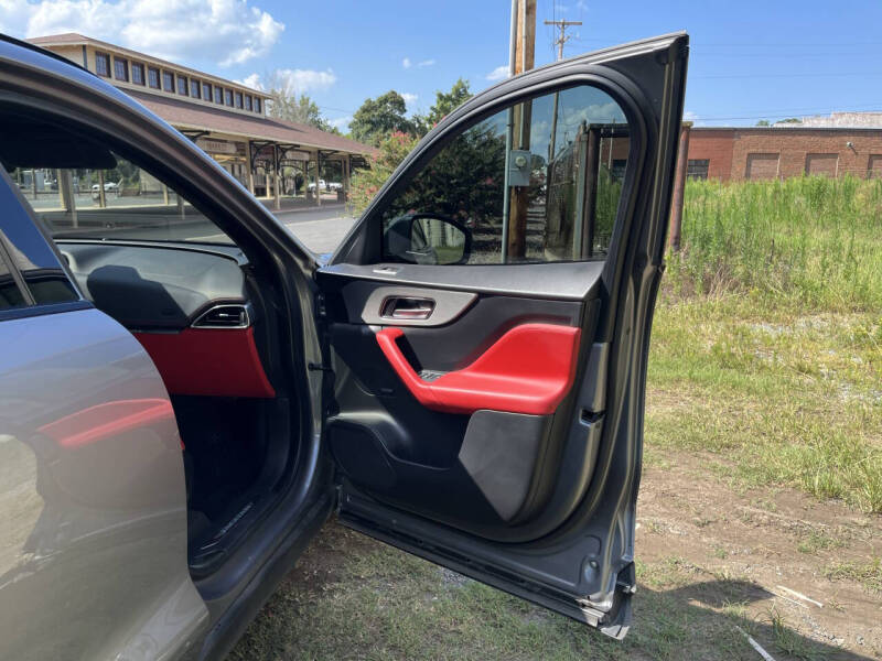 2020 Jaguar F-PACE SVR