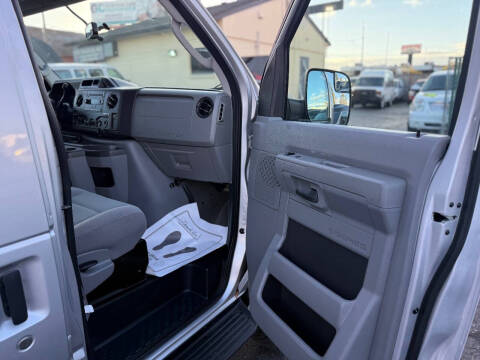 2011 Ford E-Series E-350 SD XLT
