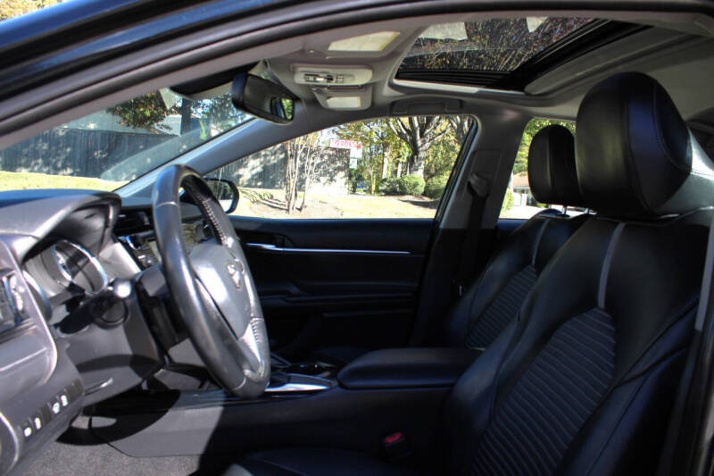 2020 Toyota Camry SE