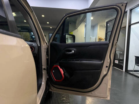 2016 Jeep Renegade Trailhawk