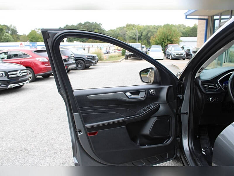 2022 Ford Escape Titanium