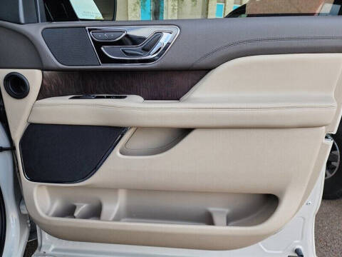 2023 Lincoln Navigator Standard