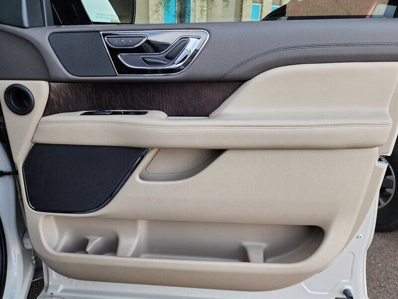 2023 Lincoln Navigator Standard